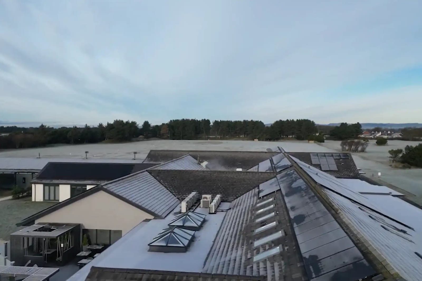 180 kW rooftop system on a Midlands distribution warehouse